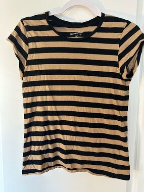 Universal Threads Medium Juniors Havana Black & Tan Striped Crewneck Tee